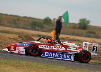 DE LOCAL SE HACE FUERTE