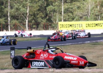 NO SE CONFORMA SOLAMENTE CON REMONTAR