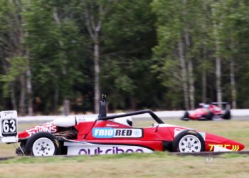 UN DEBUT QUE SE HIZO NOTAR