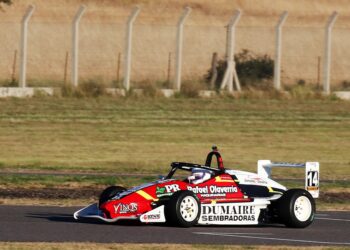 PRIMERA POLE PARA OLAVERRIA