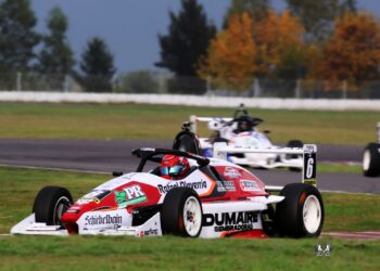  OLAVERRIA, FIRME EN LA PELEA POR LA CORONA