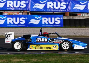  CON EL PASO CAMBIADO